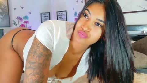 loretahorny online show from April 10, 1:17 pm