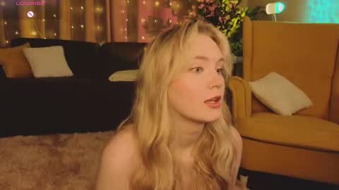 Snapshot of lorettacarnley chatting on September 25, 9:23 pm Alice online show from September 25, 9:23 pm