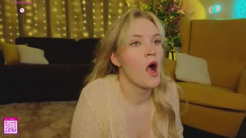 Snapshot of lorettacarnley chatting on September 20, 7:12 pm Alice online show from September 20, 7:12 pm