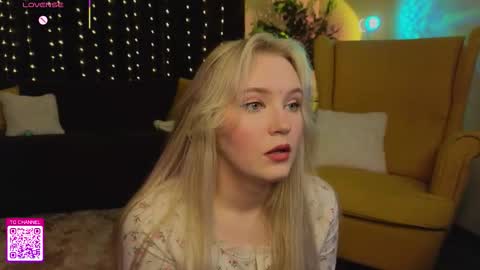 Snapshot of lorettacarnley chatting on September 8, 7:24 pm Alice online show from September 8, 7:24 pm