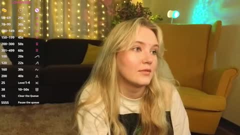 Snapshot of lorettacarnley chatting on October 25, 8:00 am Alice online show from October 25, 8:00 am