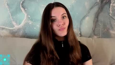 Chloe for Fan BlackHole online show from April 18, 5:15 pm