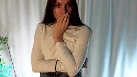 Chloe for Fan BlackHole online show from March 26, 5:15 pm