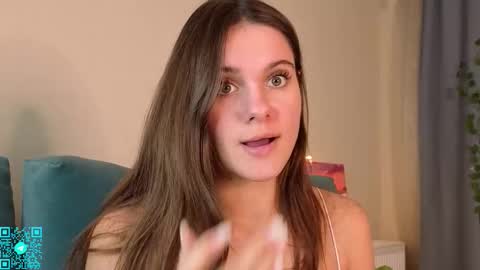 Chloe for Fan BlackHole online show from October 20, 6:11 pm