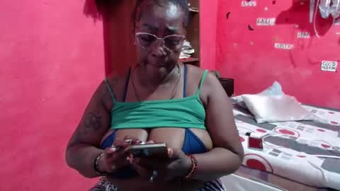 Snapshot of loretybighot chatting on October 21, 1:48 pm loretybighot online show from October 21, 1:48 pm