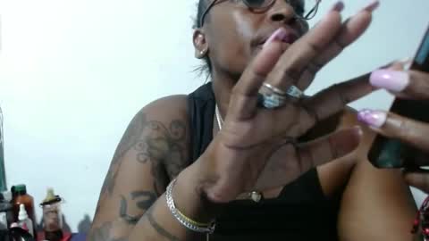 Snapshot of loretybighot chatting on February 26, 12:52 am loretybighot online show from February 26, 12:52 am