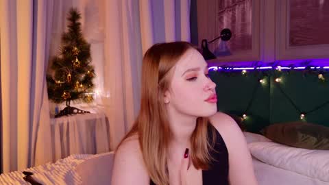Snapshot of lori_mason chatting on December 19, 7:51 pm Lori online show from December 19, 7:51 pm