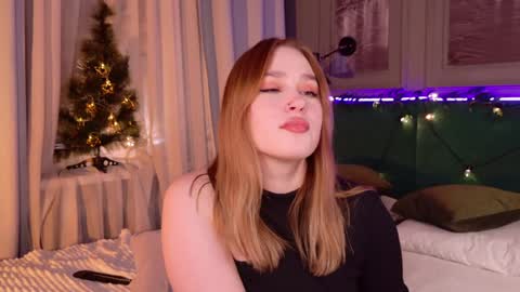 Snapshot of lori_mason chatting on December 15, 7:42 pm Lori online show from December 15, 7:42 pm