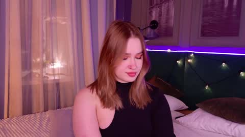 Snapshot of lori_mason chatting on December 8, 7:43 pm Lori online show from December 8, 7:43 pm