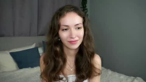 Snapshot of loriamarzinske chatting on September 21, 9:24 pm Naomi online show from September 21, 9:24 pm