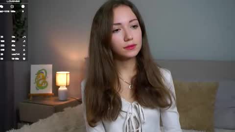 Snapshot of loriamarzinske chatting on October 18, 10:22 pm Naomi online show from October 18, 10:22 pm