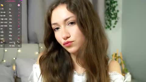 Snapshot of loriamarzinske chatting on October 16, 10:12 pm Naomi online show from October 16, 10:12 pm