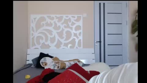 LorraGrey online show from January 2, 12:35 pm