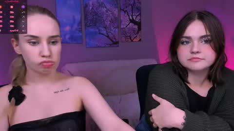 Lora for u online show from September 14, 11:24 pm