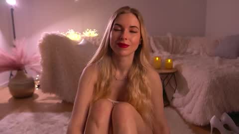 Lorrie online show from March 1, 11:32 am