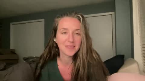 lothlori online show from April 20, 12:35 am