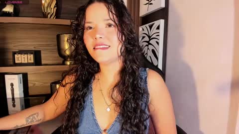 Lotti online show from December 15, 3:45 am
