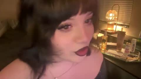 Lottiepoppie online show from January 3, 8:00 am