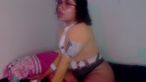 lou_cuteee online show from January 2, 1:06 am