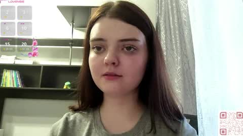 Esma online show from May 28, 2:04 pm