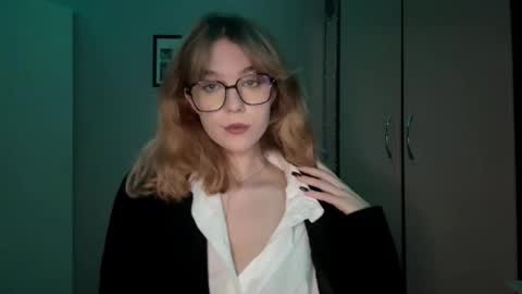 Hi Im Nicole online show from September 10, 3:23 pm
