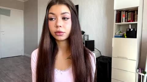 Flora online show from April 2, 7:28 am