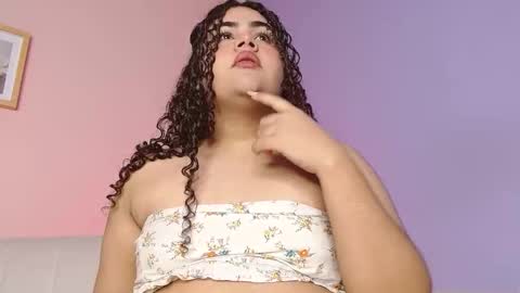 Snapshot of lourdes_moon22 chatting on October 17, 2:31 pm lourdes_moon22 online show from October 17, 2:31 pm