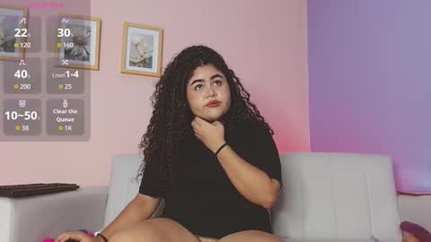 Snapshot of lourdes_moon22 chatting on October 1, 2:44 pm lourdes_moon22 online show from October 1, 2:44 pm