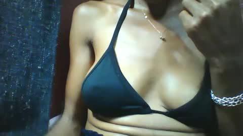 lovaelisa online show from January 19, 11:50 am