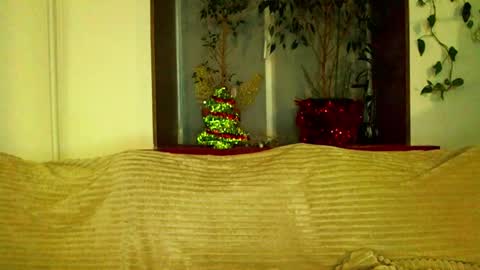 Snapshot of love_attation chatting on December 26, 1:29 am Cute face online show from December 26, 1:29 am