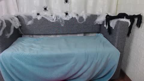 love bella  online show from October 8, 12:48 am