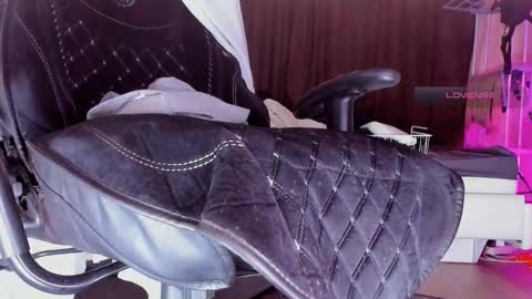 Snapshot of love_hard_kiru chatting on October 18, 4:32 pm Kira online show from October 18, 4:32 pm