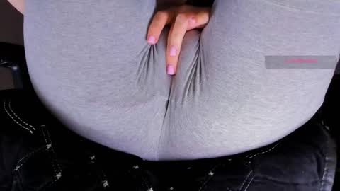 Snapshot of love_hard_kiru chatting on October 8, 1:15 pm Kira online show from October 8, 1:15 pm