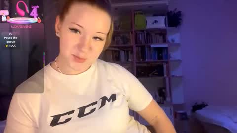 Snapshot of love_haven chatting on September 24, 6:18 pm Megan online show from September 24, 6:18 pm