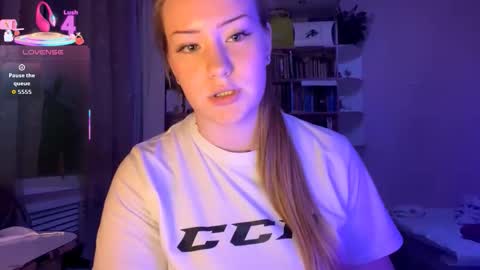 Snapshot of love_haven chatting on September 18, 5:44 pm Megan online show from September 18, 5:44 pm