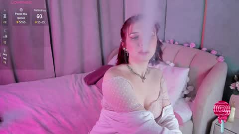 Snapshot of love_is_lola chatting on January 25, 12:59 am Lola online show from January 25, 12:59 am