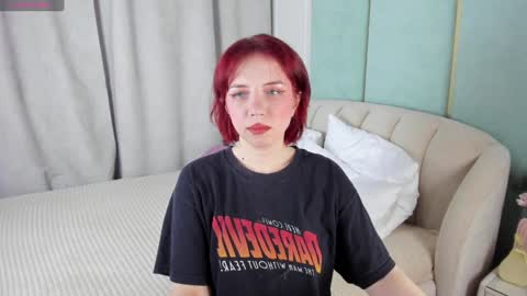 Snapshot of love_is_lola chatting on January 21, 1:08 am Lola online show from January 21, 1:08 am