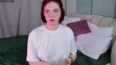 Snapshot of love_is_lola chatting on December 16, 12:59 am Lola online show from December 16, 12:59 am