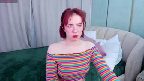 Snapshot of love_is_lola chatting on December 20, 1:14 am Lola online show from December 20, 1:14 am