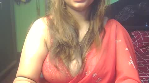 Snapshot of love_luna_angel chatting on February 2, 8:30 pm Luna online show from February 2, 8:30 pm