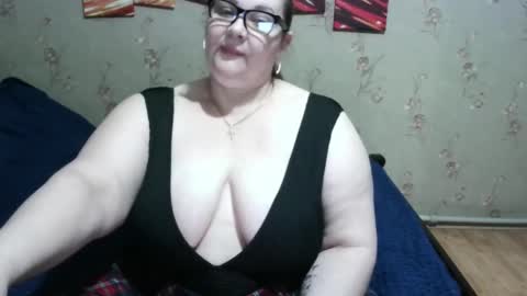 Snapshot of love_milanna chatting on February 20, 3:01 am Milana online show from February 20, 3:01 am