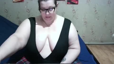 Snapshot of love_milanna chatting on February 21, 2:06 am Milana online show from February 21, 2:06 am