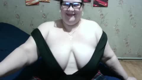 Snapshot of love_milanna chatting on February 24, 12:49 am Milana online show from February 24, 12:49 am