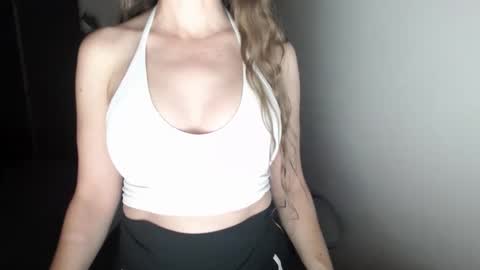 Snapshot of love_on_ chatting on October 27, 12:01 pm LoVe On  online show from October 27, 12:01 pm