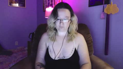 love_you_julia online show from October 21, 2:48 am