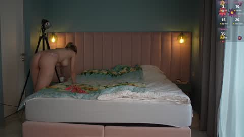 Snapshot of love_you_to123 chatting on October 6, 1:50 pm love you to123 online show from October 6, 1:50 pm