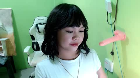 Snapshot of lovee_gelly chatting on September 23, 10:24 am Gelly online show from September 23, 10:24 am