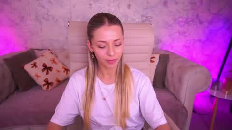 loveedove online show from May 11, 1:24 pm