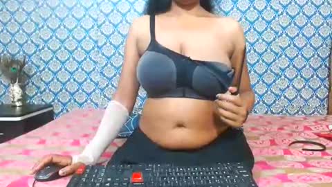 Snapshot of lovefunnitya chatting on September 10, 1:27 am Divya online show from September 10, 1:27 am