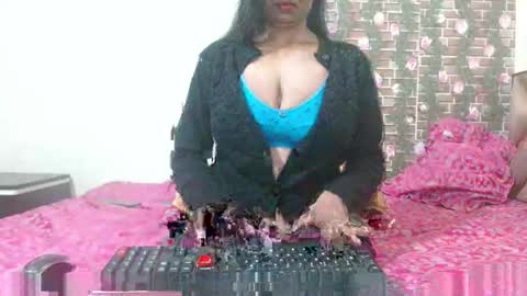 Snapshot of lovefunnitya chatting on February 7, 1:25 am Divya online show from February 7, 1:25 am